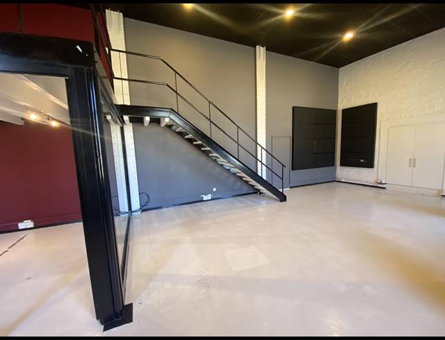 105M² OFFICE TO LET IN WOODSTOCK